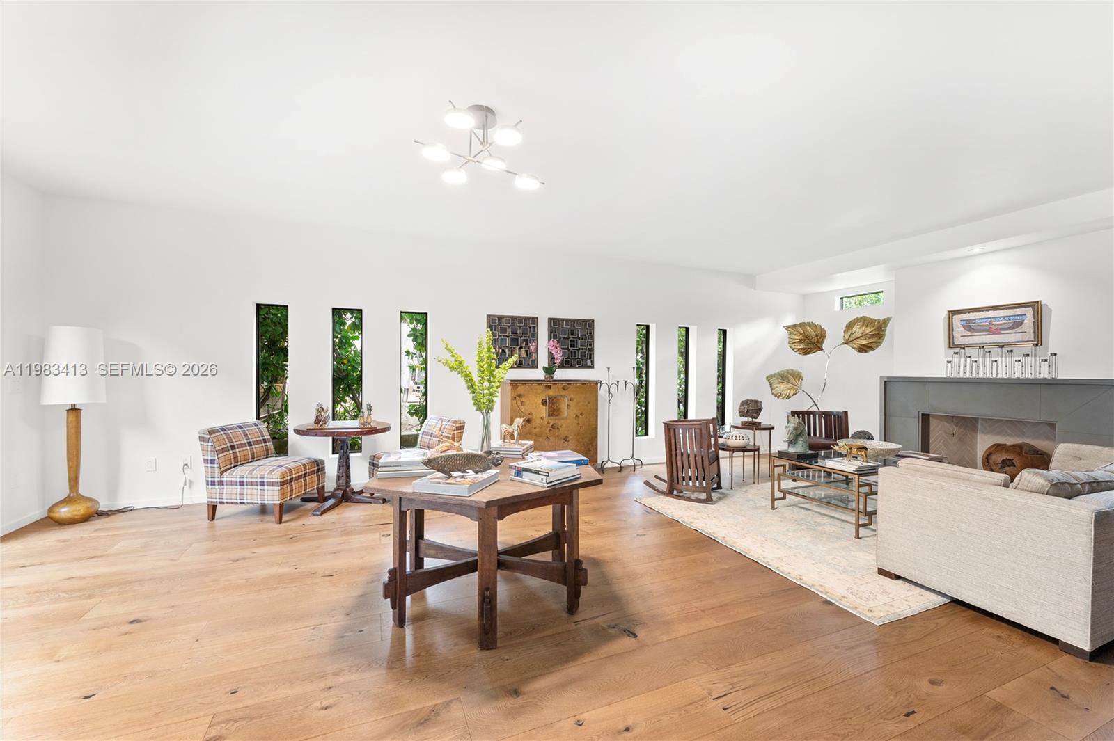 1277 N Venetian Way, Miami FL 33139