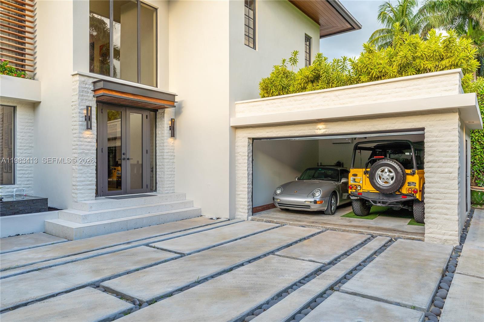 1277 N Venetian Way, Miami FL 33139