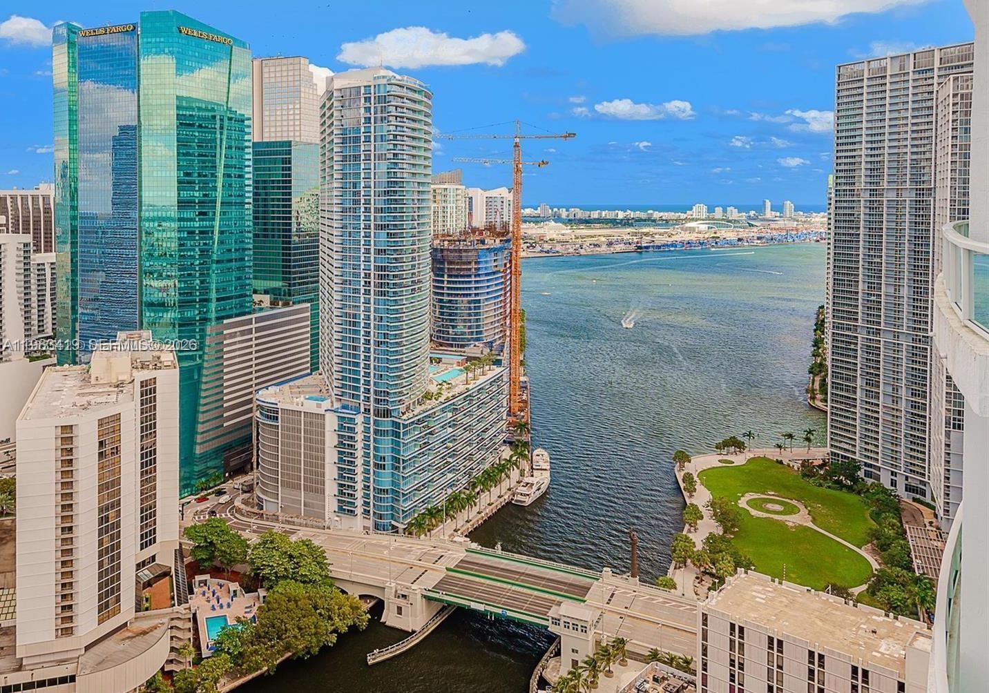 41 SE 5th St #2417, Miami FL 33131