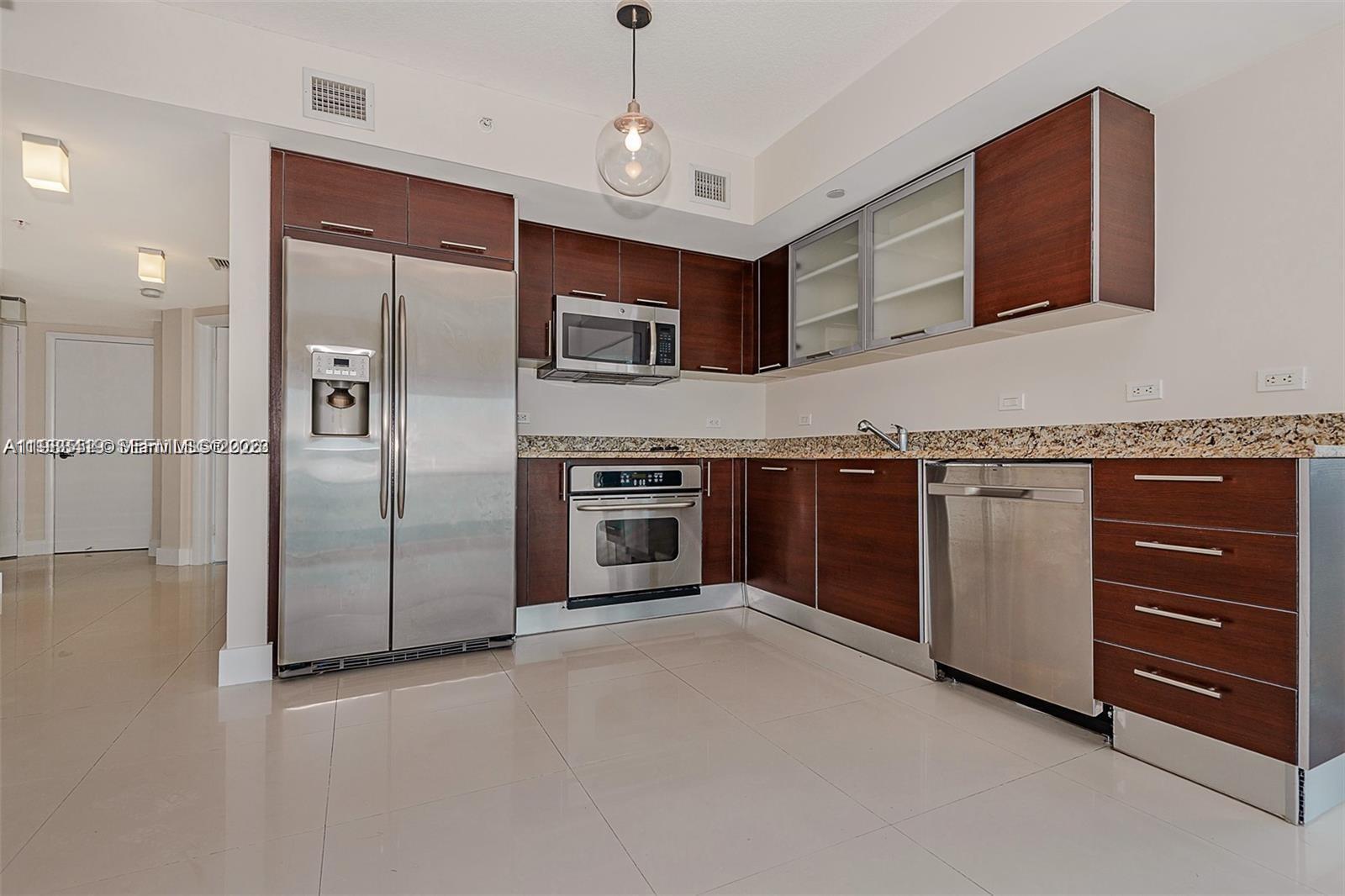 41 SE 5th St #2417, Miami FL 33131