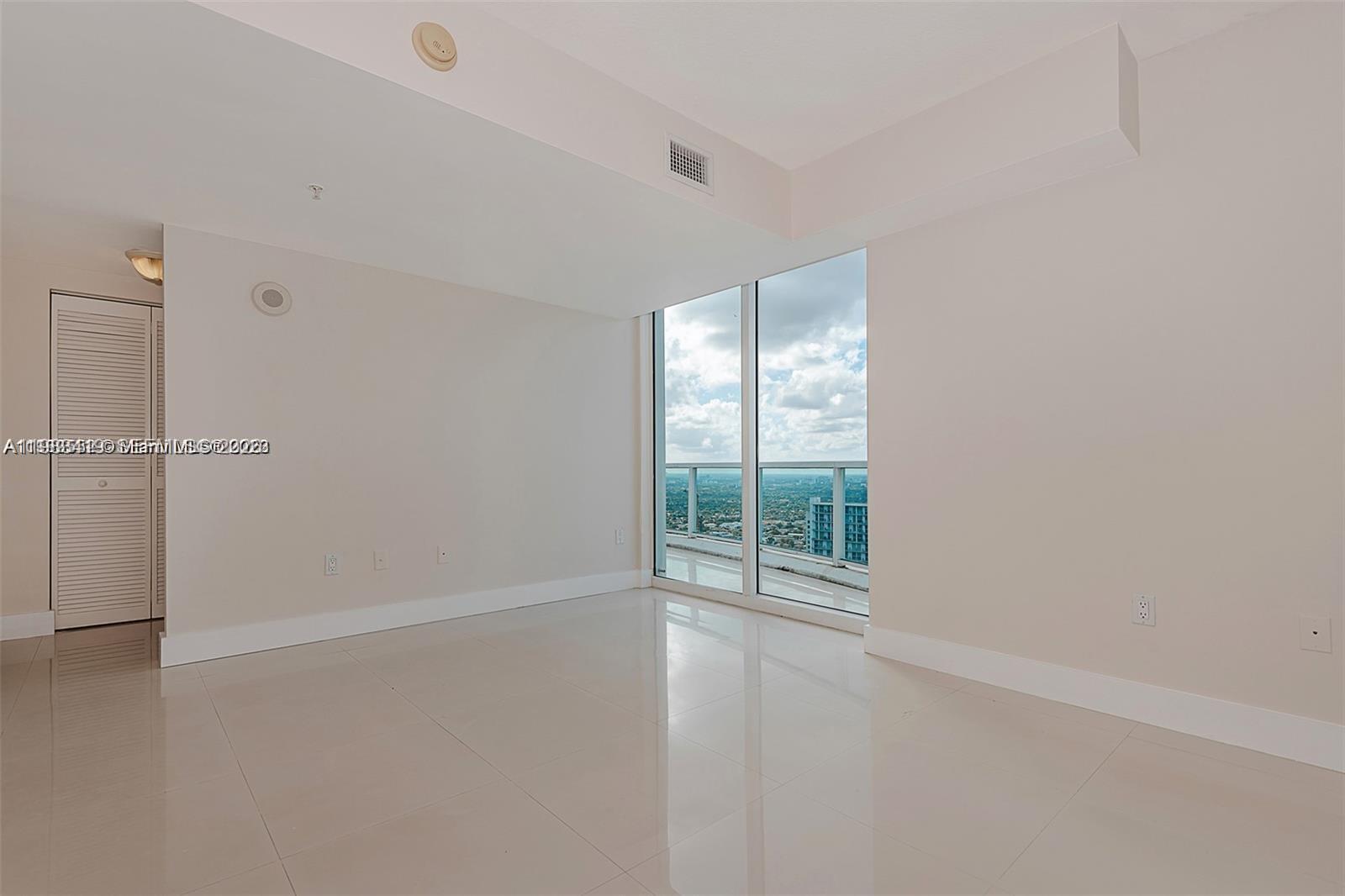 41 SE 5th St #2417, Miami FL 33131