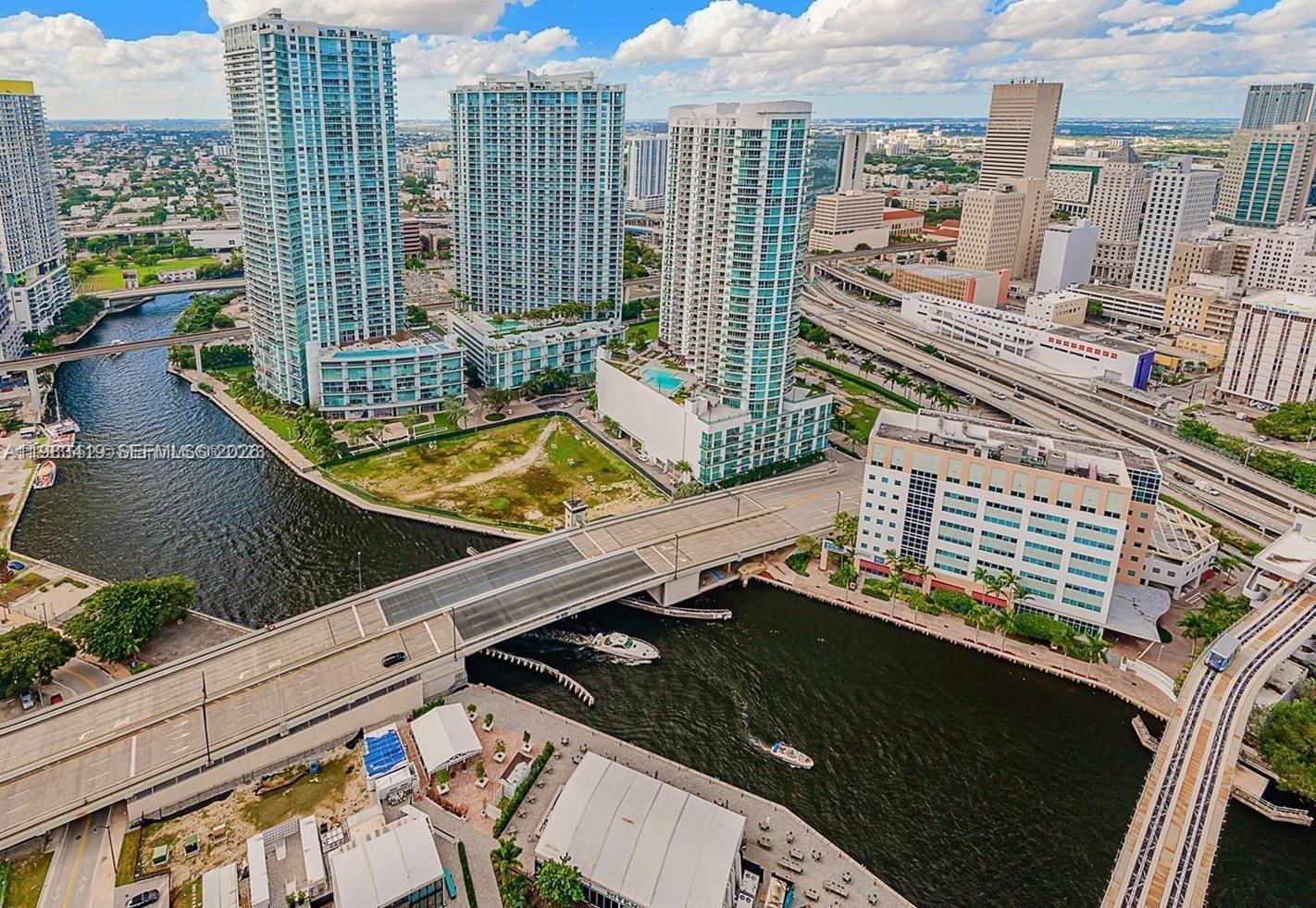 41 SE 5th St #2417, Miami FL 33131