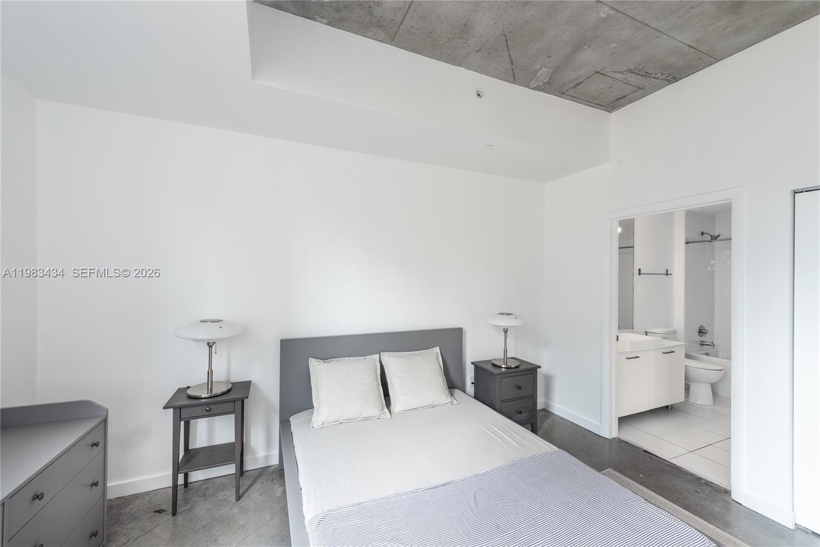 151 SE 1st St #1709, Miami FL 33131