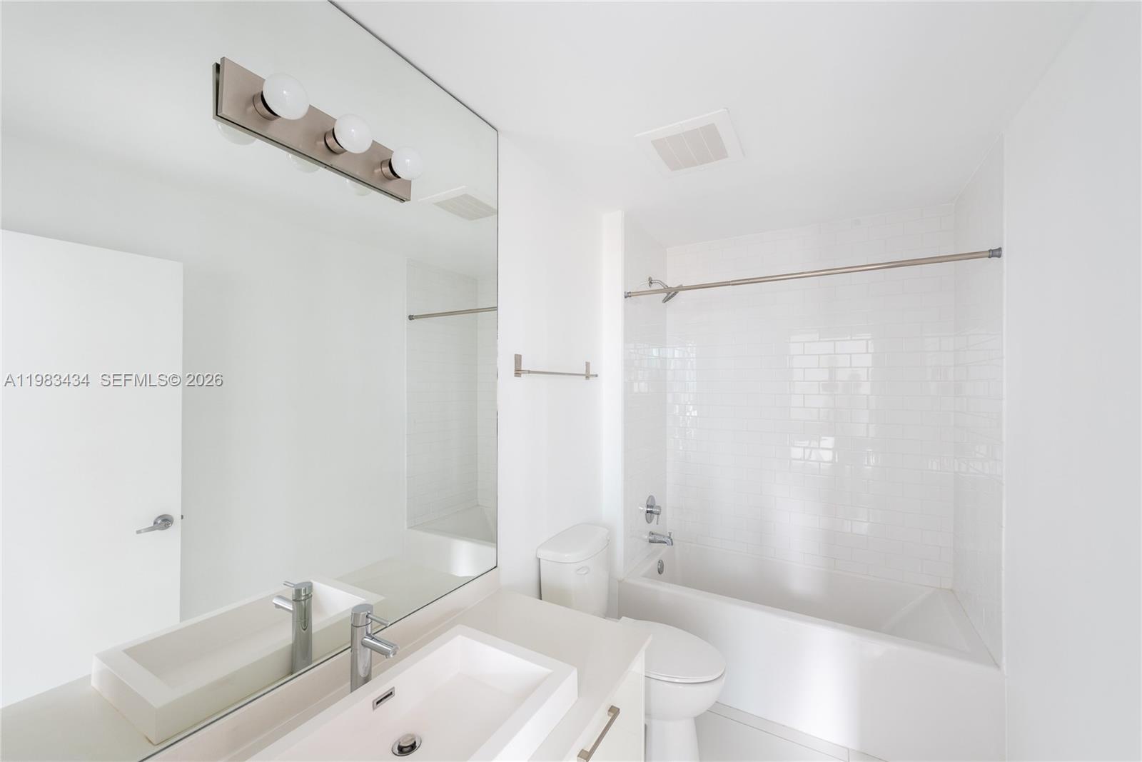 151 SE 1st St #1709, Miami FL 33131