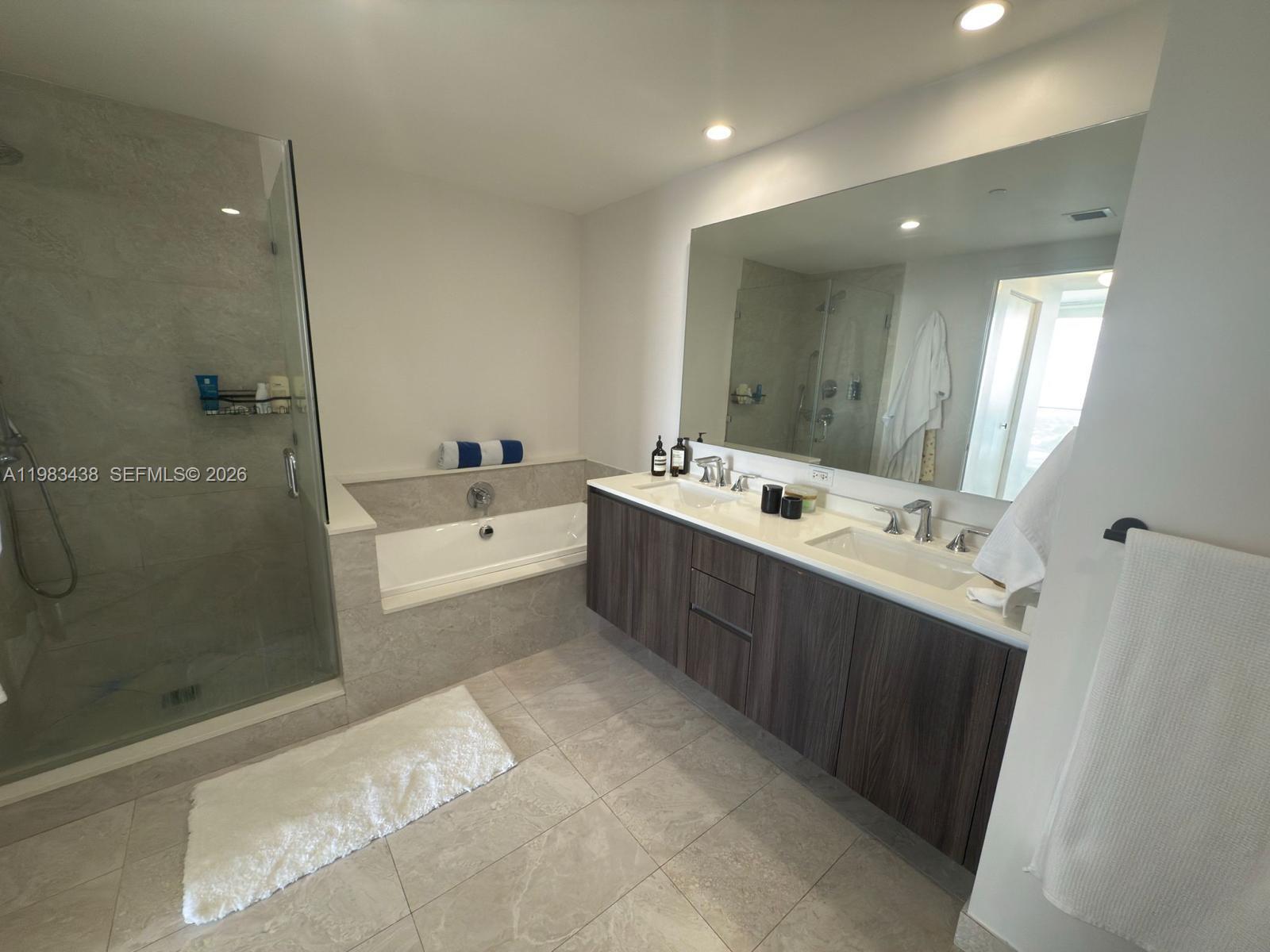 488 NE 18th St #3300, Miami FL 33132