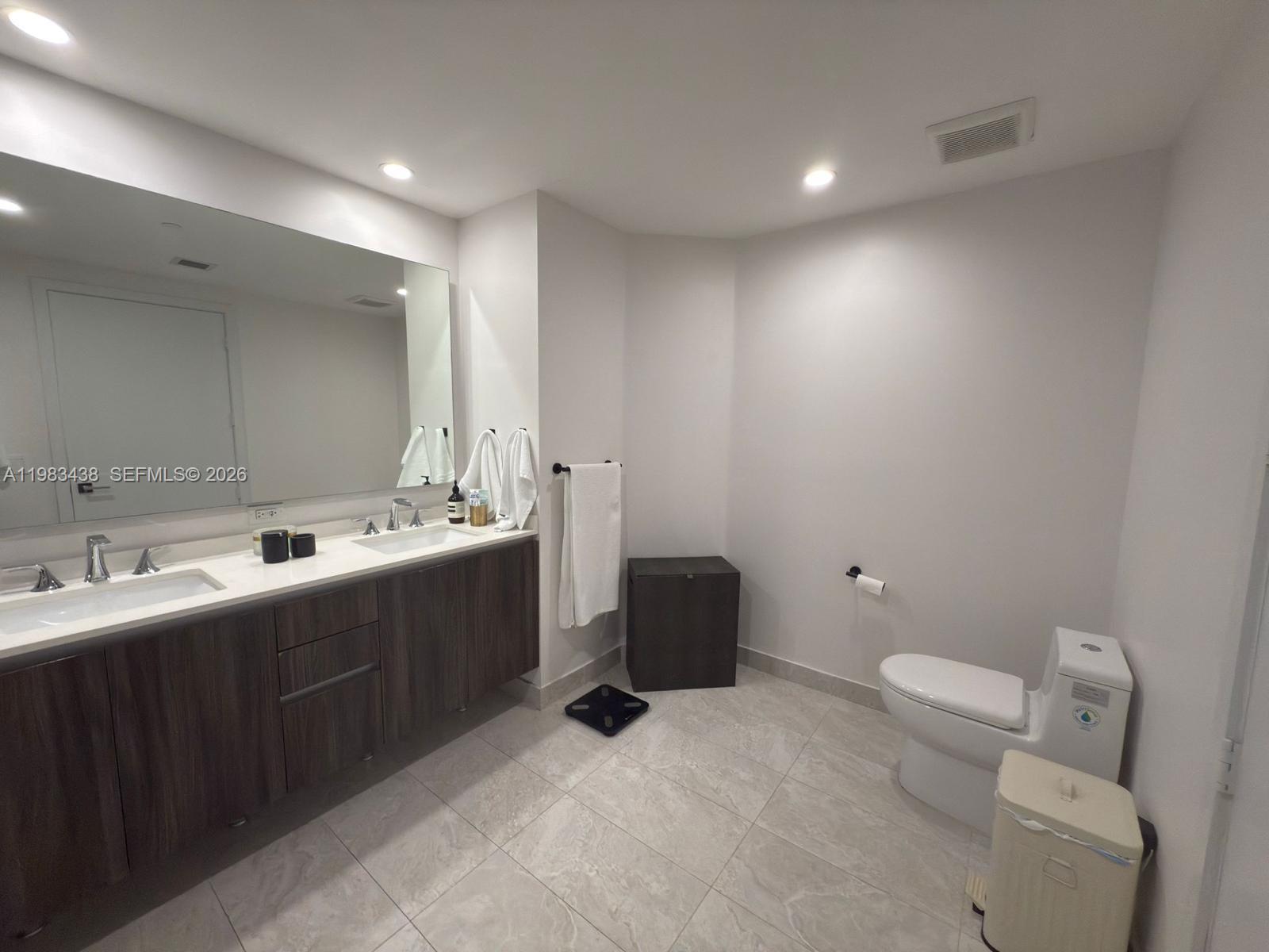 488 NE 18th St #3300, Miami FL 33132