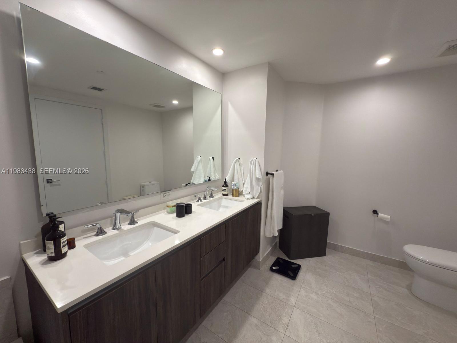 488 NE 18th St #3300, Miami FL 33132