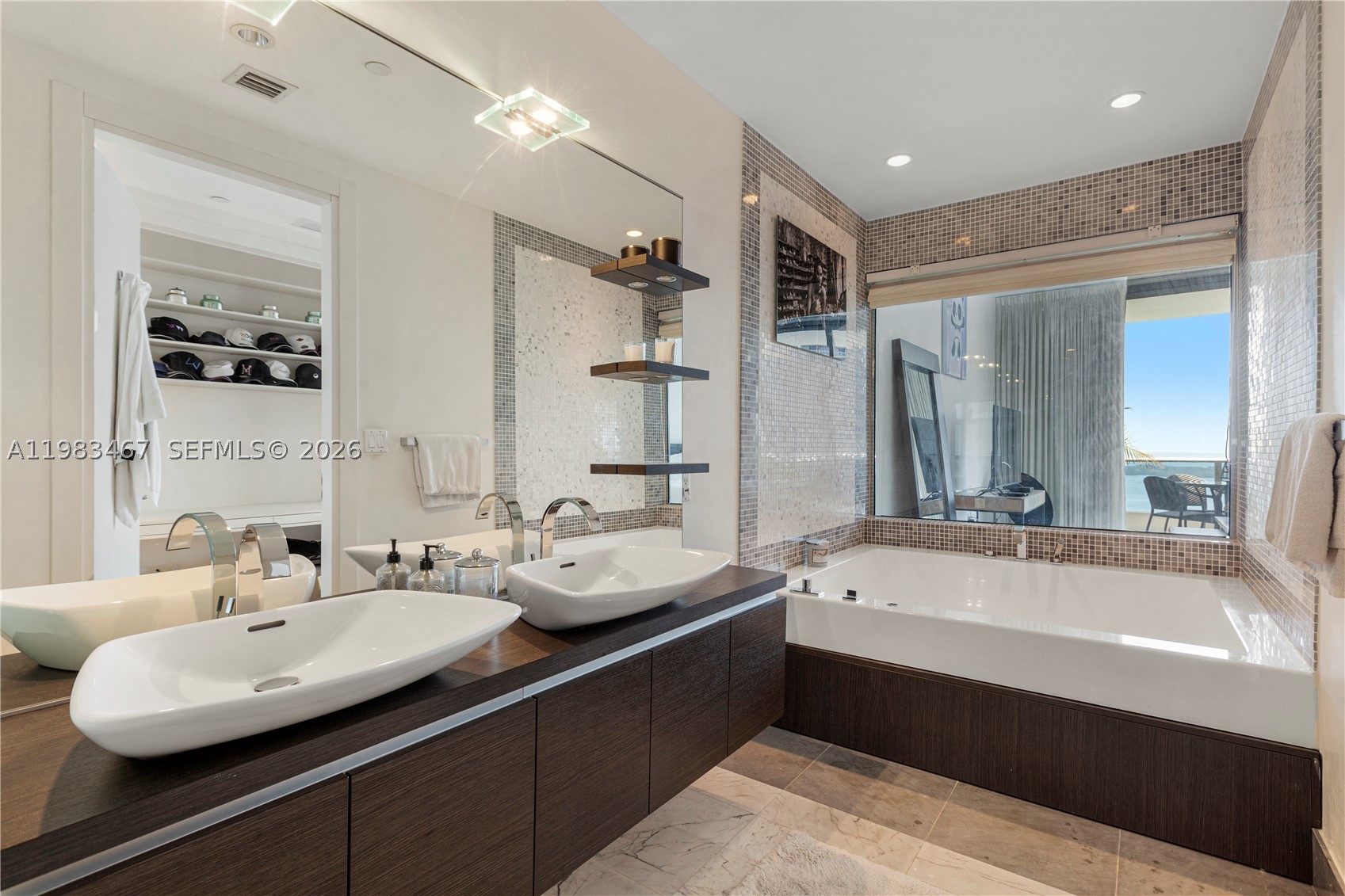 200 Biscayne Boulevard Way #4907, Miami FL 33131