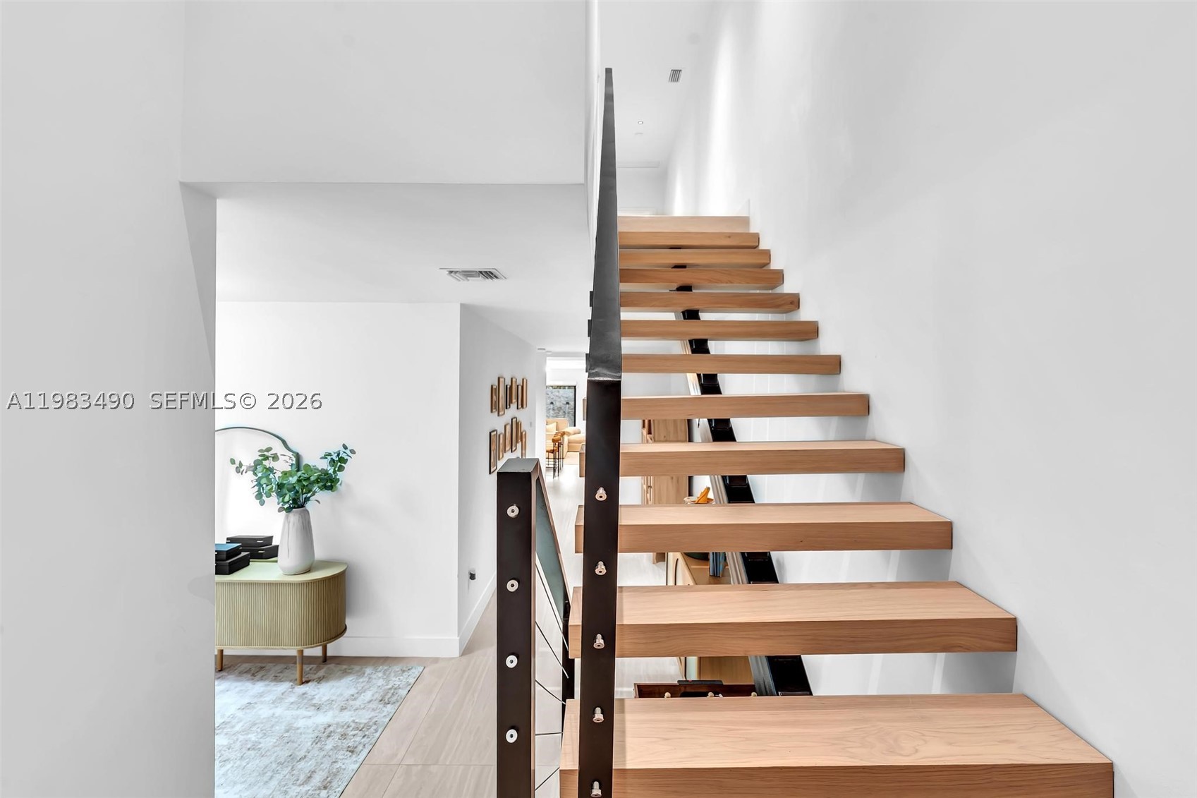 3187 SW 23rd St, Miami FL 33145