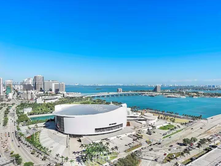 398 NE 5th St #3516, Miami FL 33132