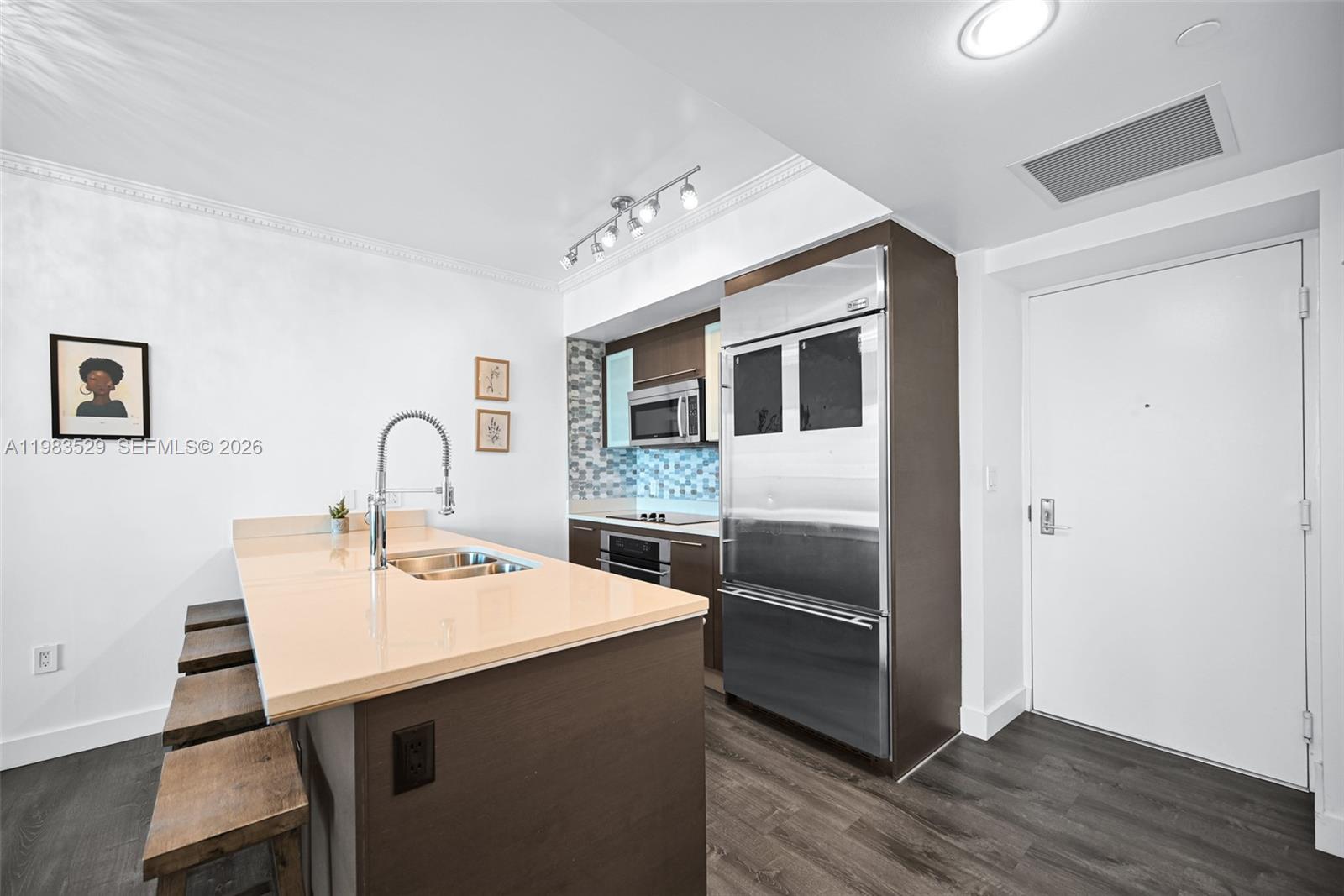 55 SE 6th St #3404, Miami FL 33131