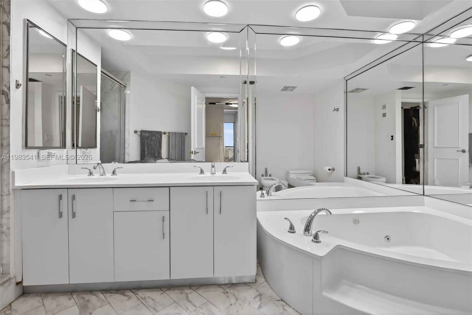 20281 E Country Club Dr #TS 5, Aventura FL 33180