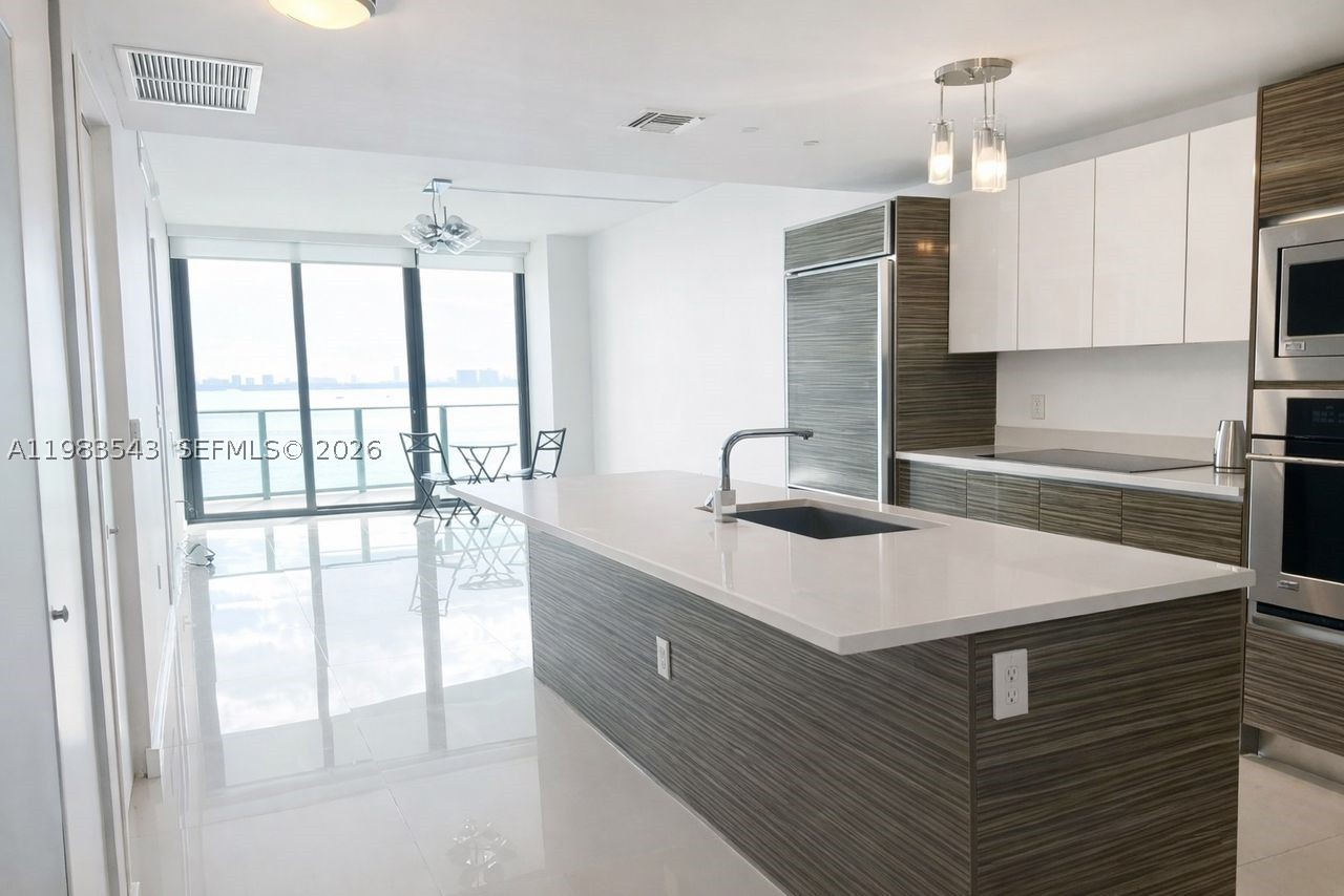 460 NE 28th St #1407, Miami FL 33137