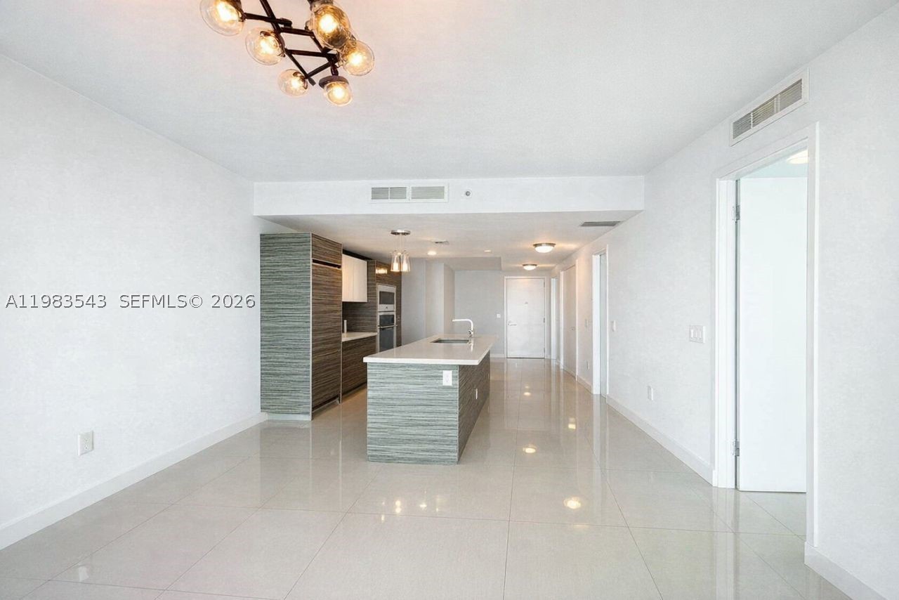 460 NE 28th St #1407, Miami FL 33137