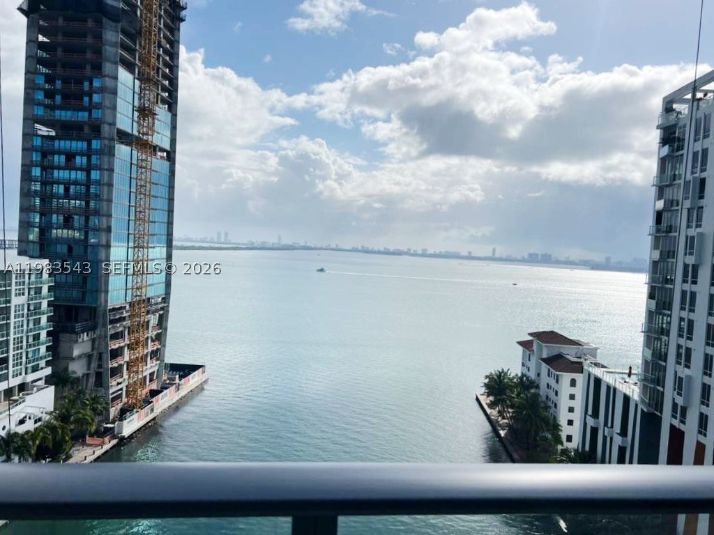 460 NE 28th St #1407, Miami FL 33137