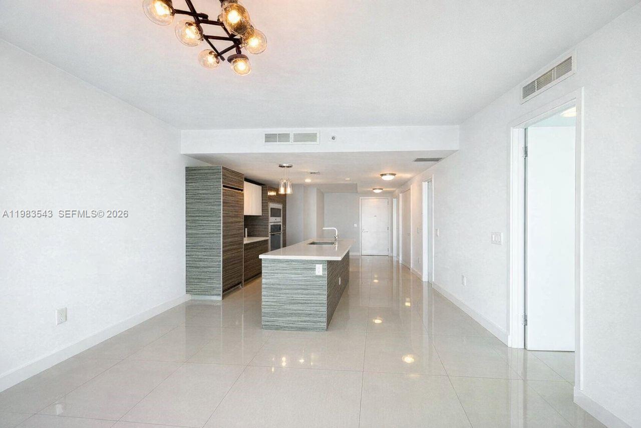 460 NE 28th St #1407, Miami FL 33137