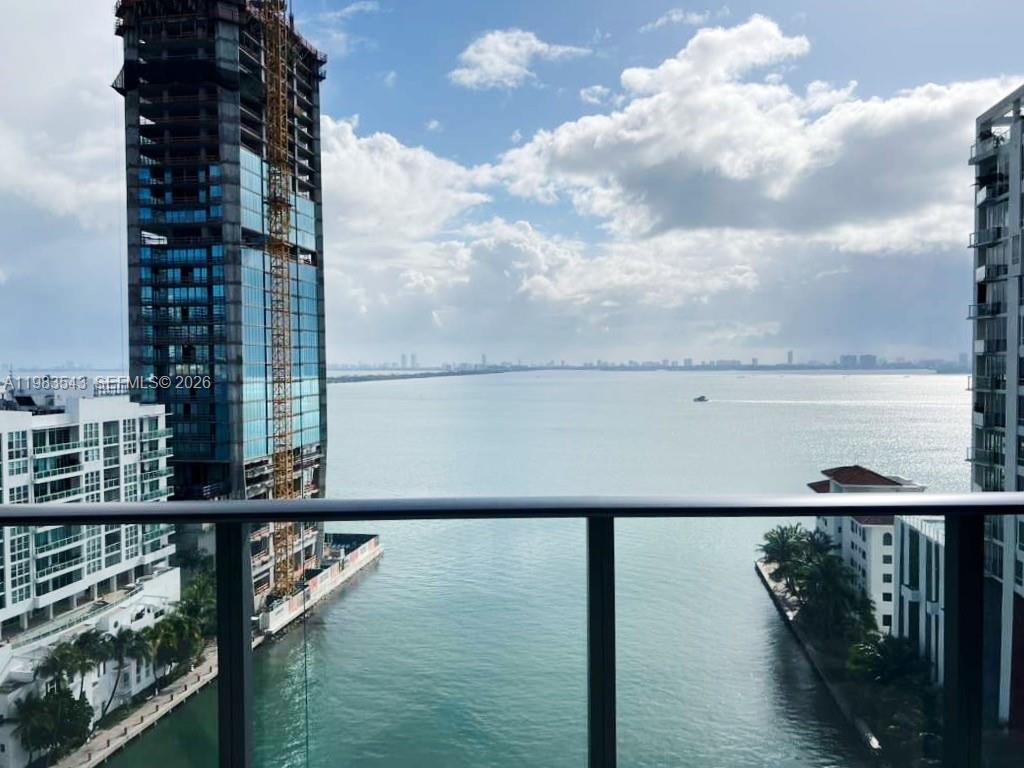 460 NE 28th St #1407, Miami FL 33137