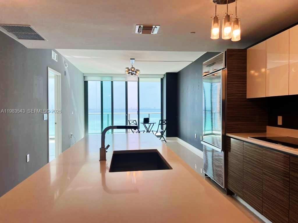 460 NE 28th St #1407, Miami FL 33137