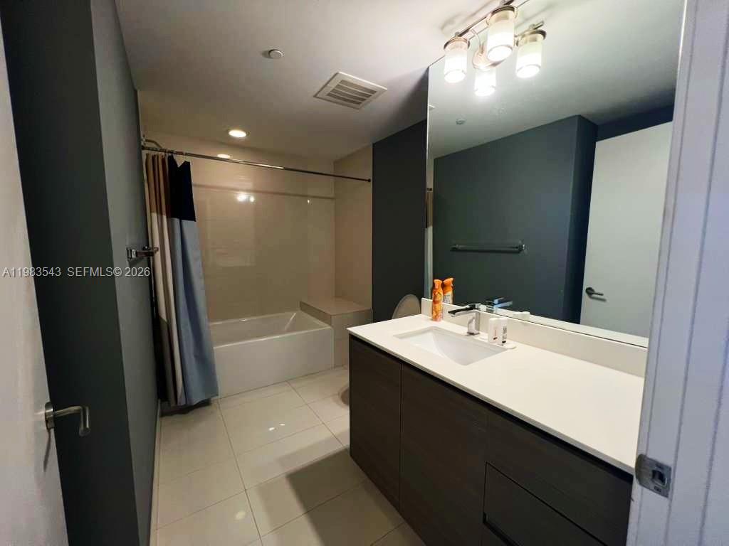 460 NE 28th St #1407, Miami FL 33137
