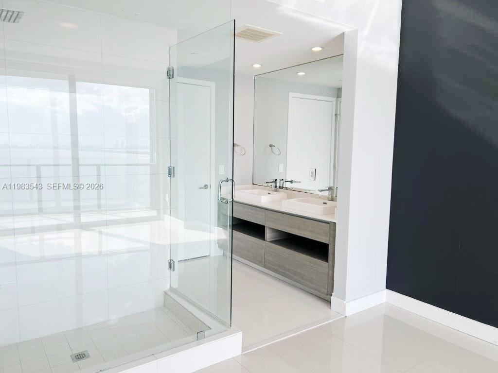 460 NE 28th St #1407, Miami FL 33137