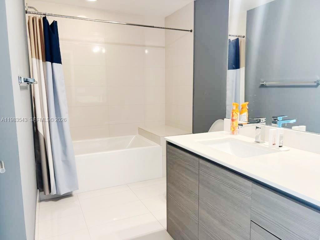 460 NE 28th St #1407, Miami FL 33137