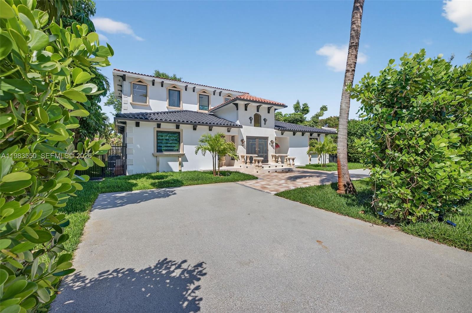 941 NE 119th St, Biscayne Park FL 33161