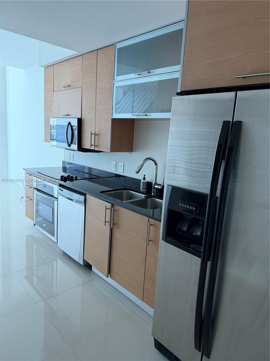 60 SW 13th St #1806, Miami FL 33130