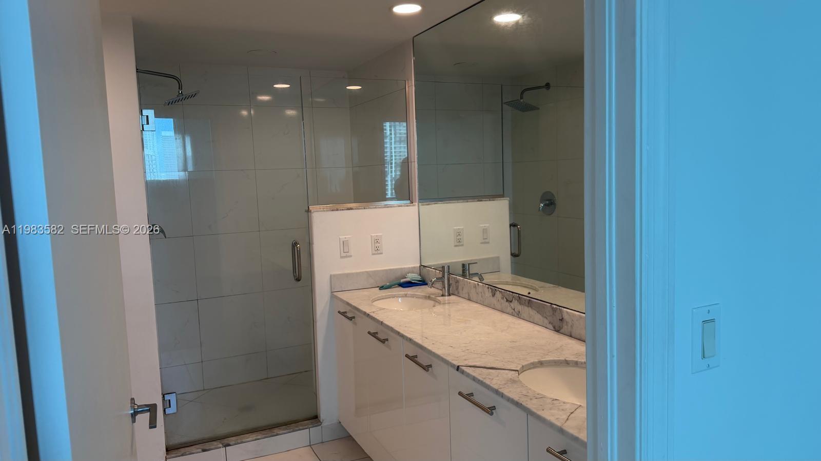 500 Brickell Ave #3005, Miami FL 33131