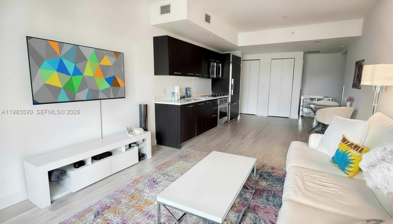 45 SW 9th St #3809, Miami FL 33130