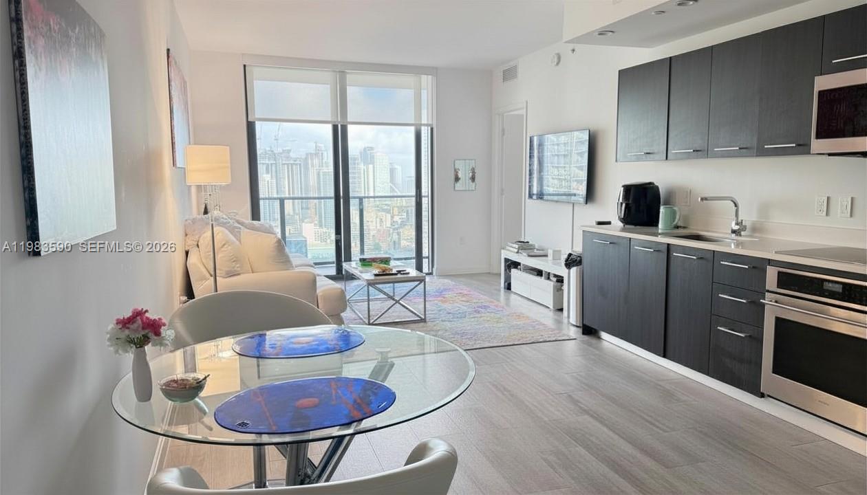 45 SW 9th St #3809, Miami FL 33130
