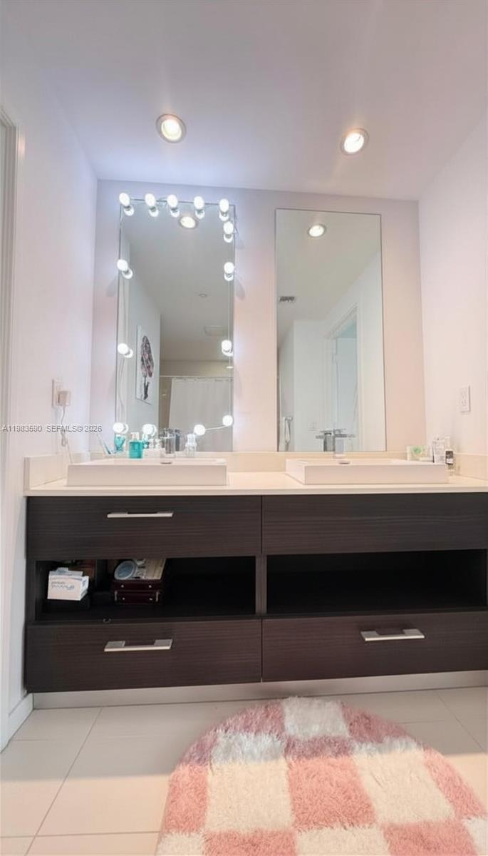 45 SW 9th St #3809, Miami FL 33130