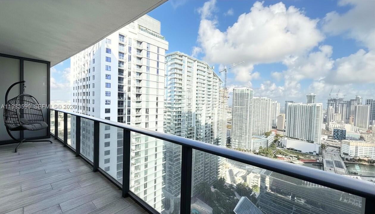 45 SW 9th St #3809, Miami FL 33130