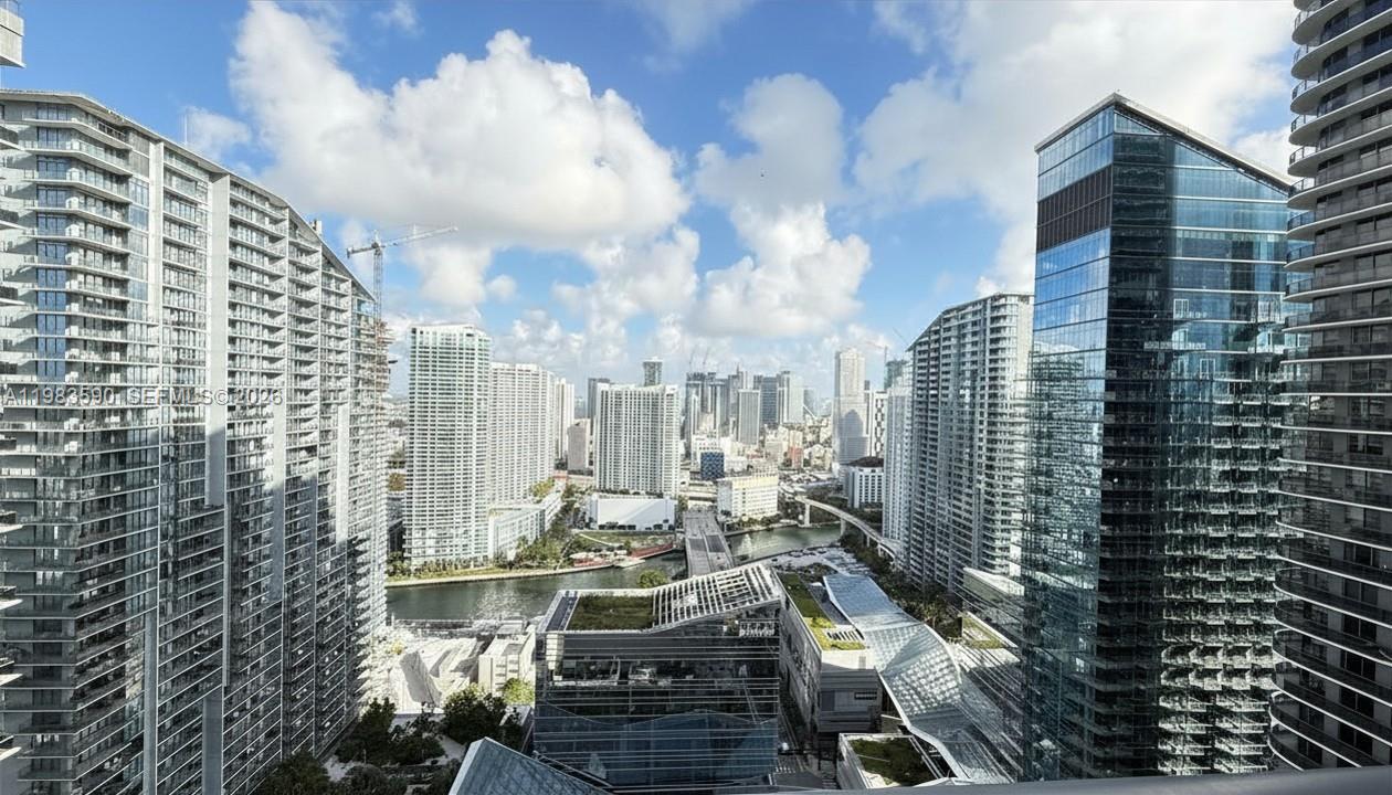 45 SW 9th St #3809, Miami FL 33130