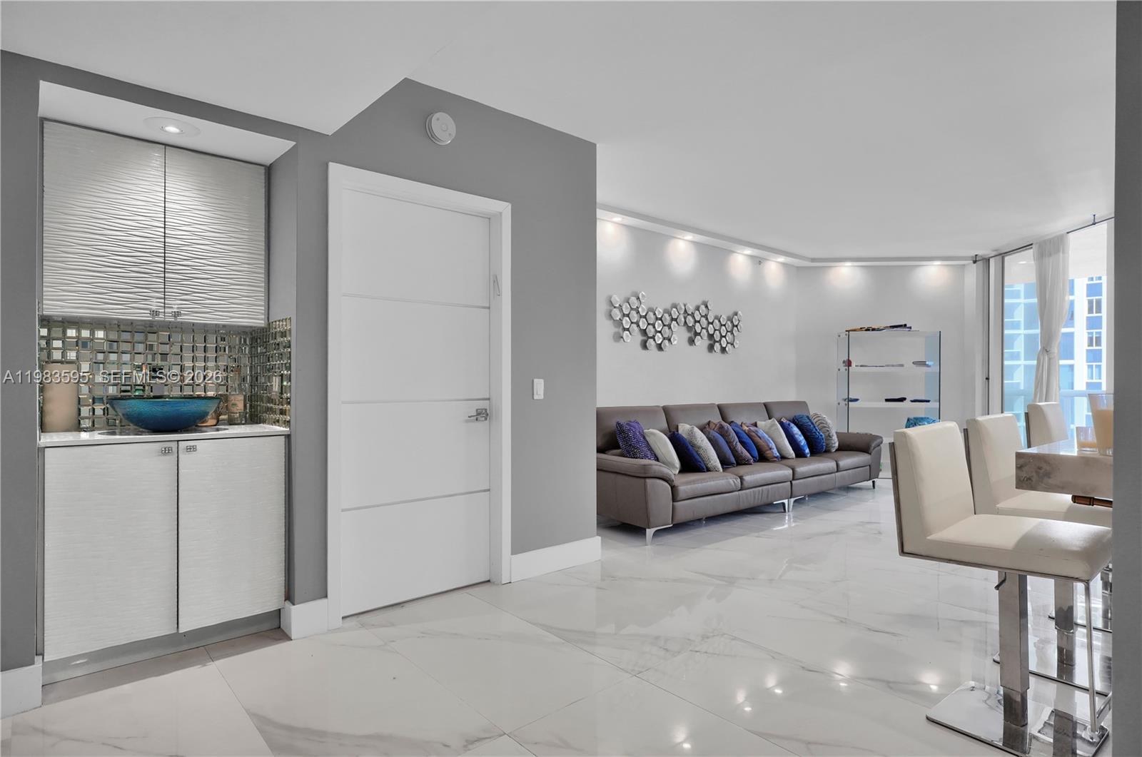4775 Collins Ave #3508, Miami Beach FL 33140