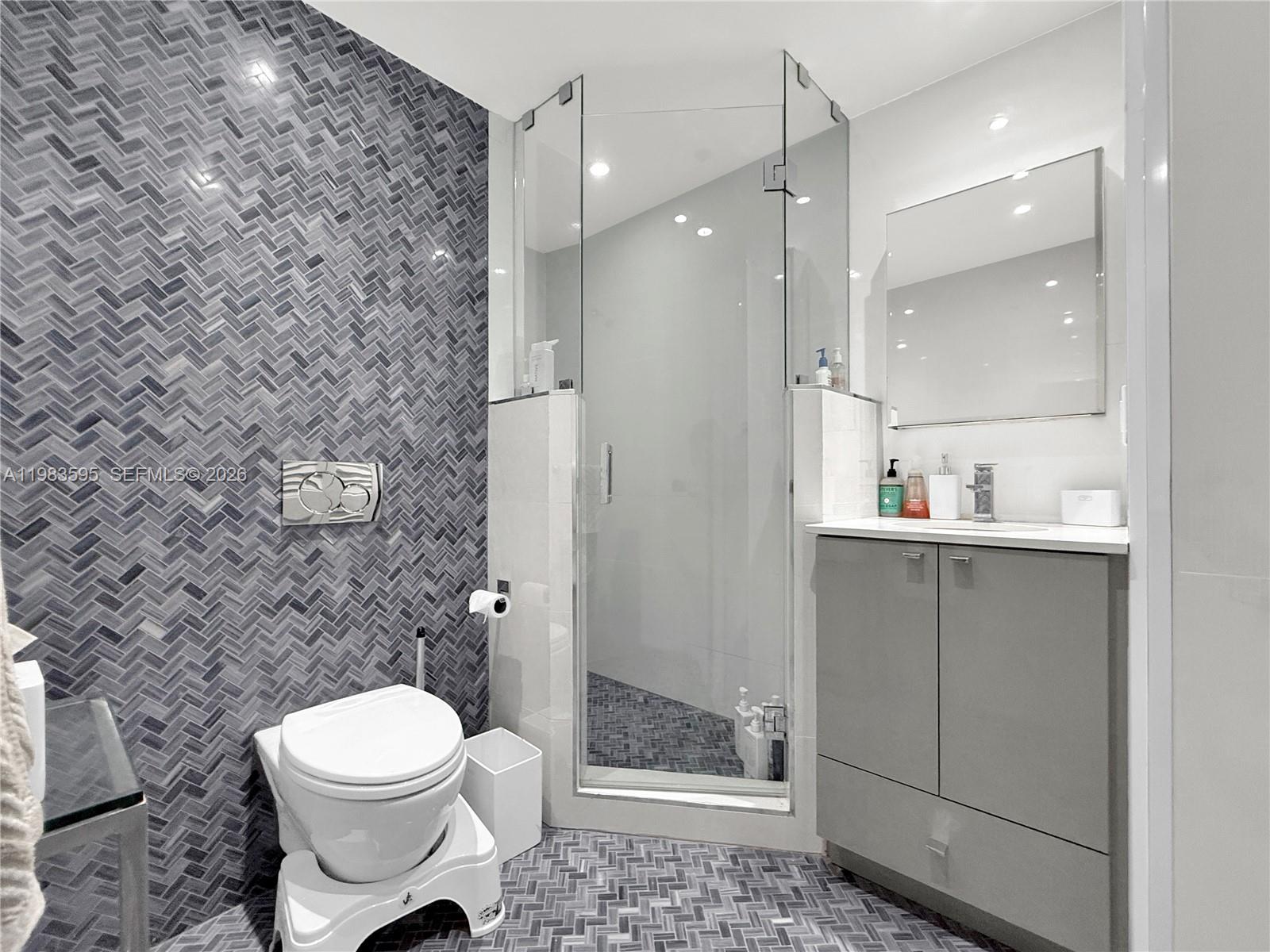 4775 Collins Ave #3508, Miami Beach FL 33140