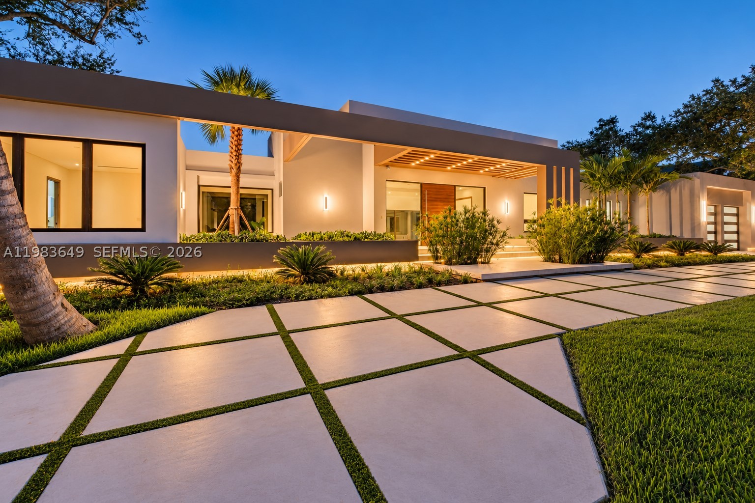 11720 SW 77th Ave, Pinecrest FL 33156