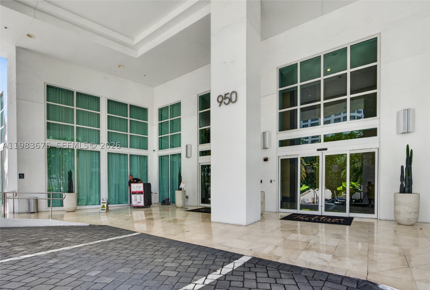 950 Brickell Bay Dr #4100, Miami FL 33131