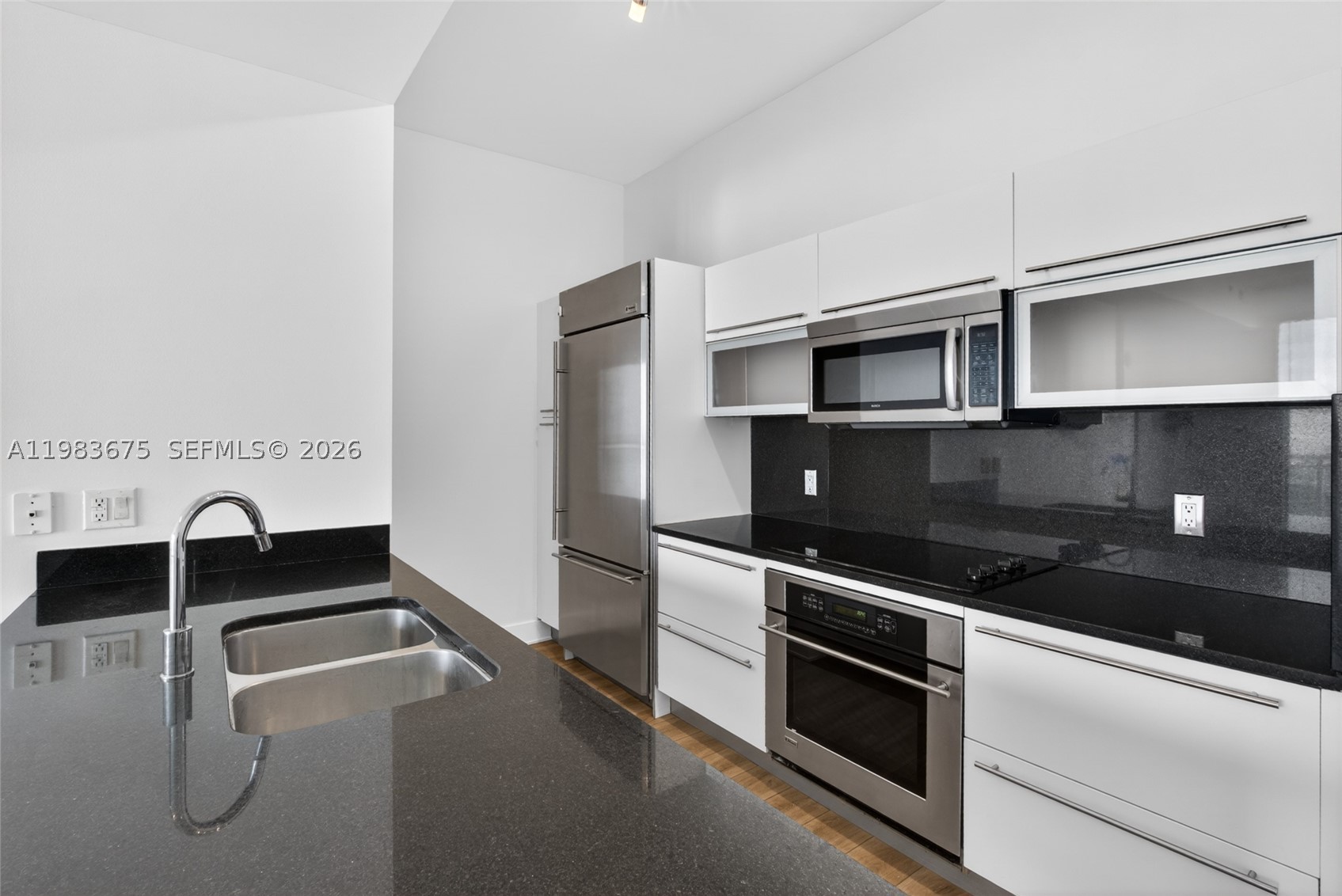 950 Brickell Bay Dr #4100, Miami FL 33131