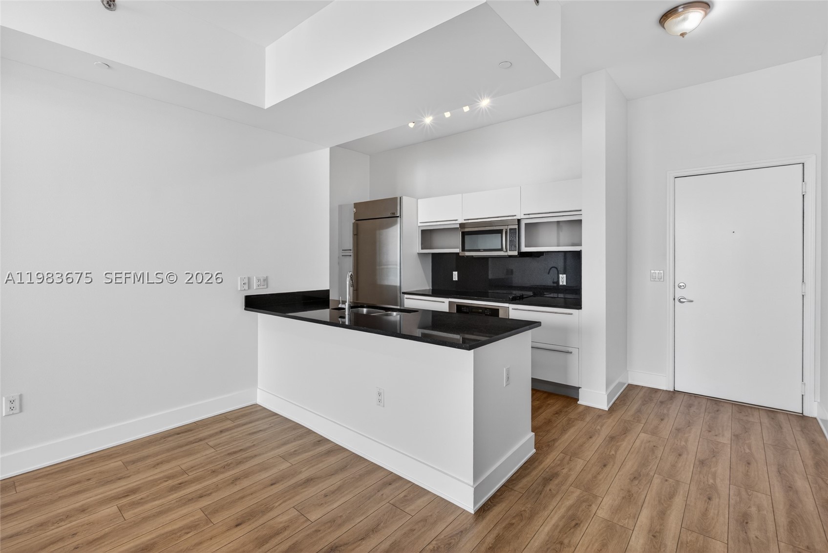 950 Brickell Bay Dr #4100, Miami FL 33131