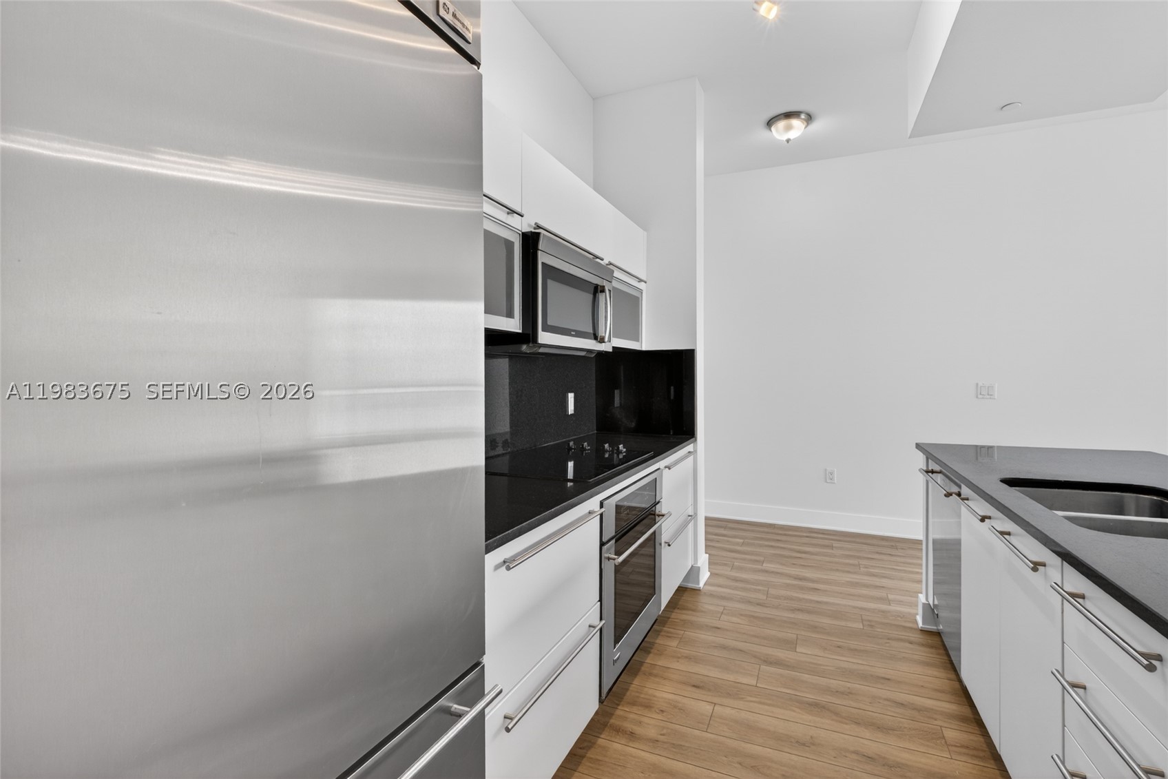 950 Brickell Bay Dr #4100, Miami FL 33131