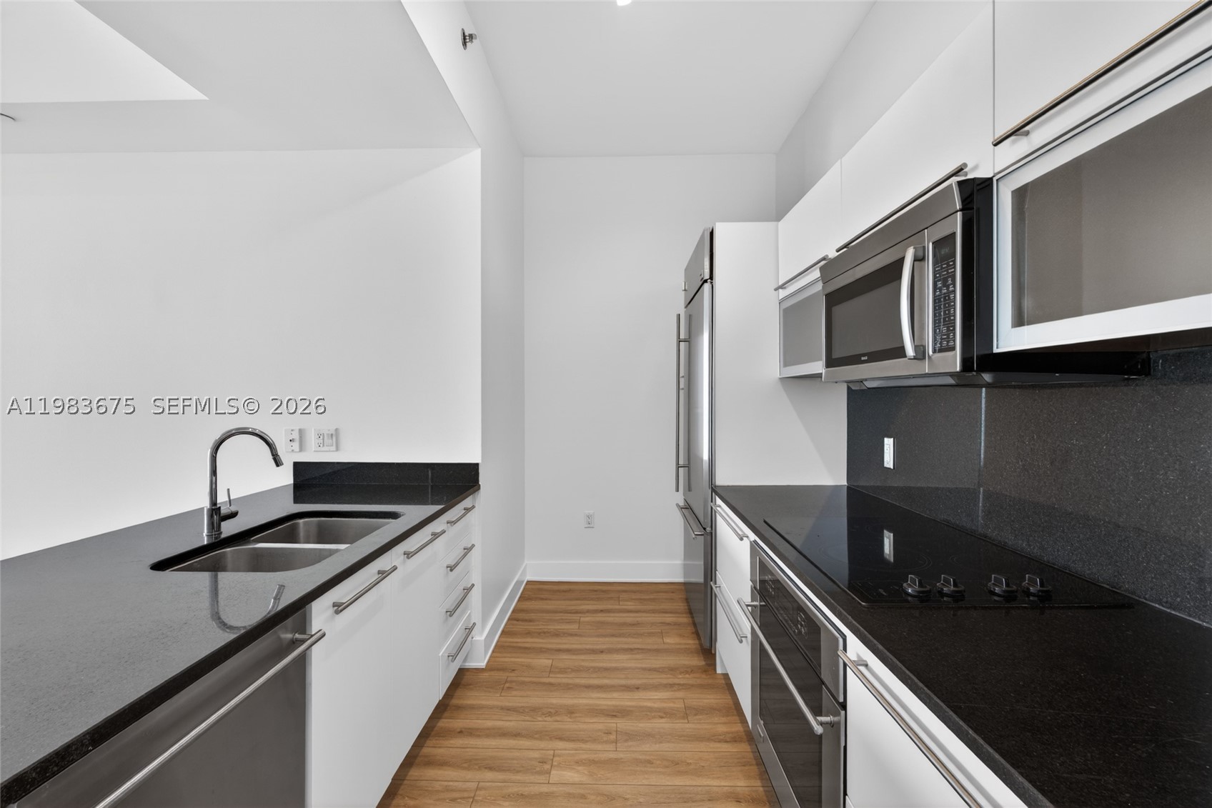 950 Brickell Bay Dr #4100, Miami FL 33131