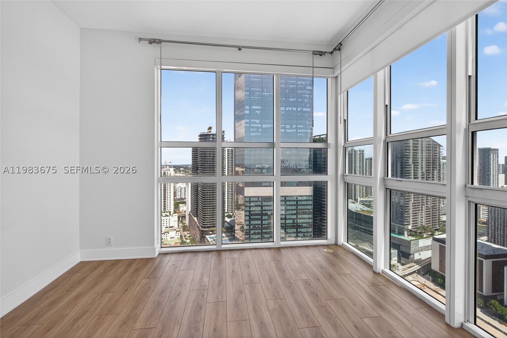 950 Brickell Bay Dr #4100, Miami FL 33131
