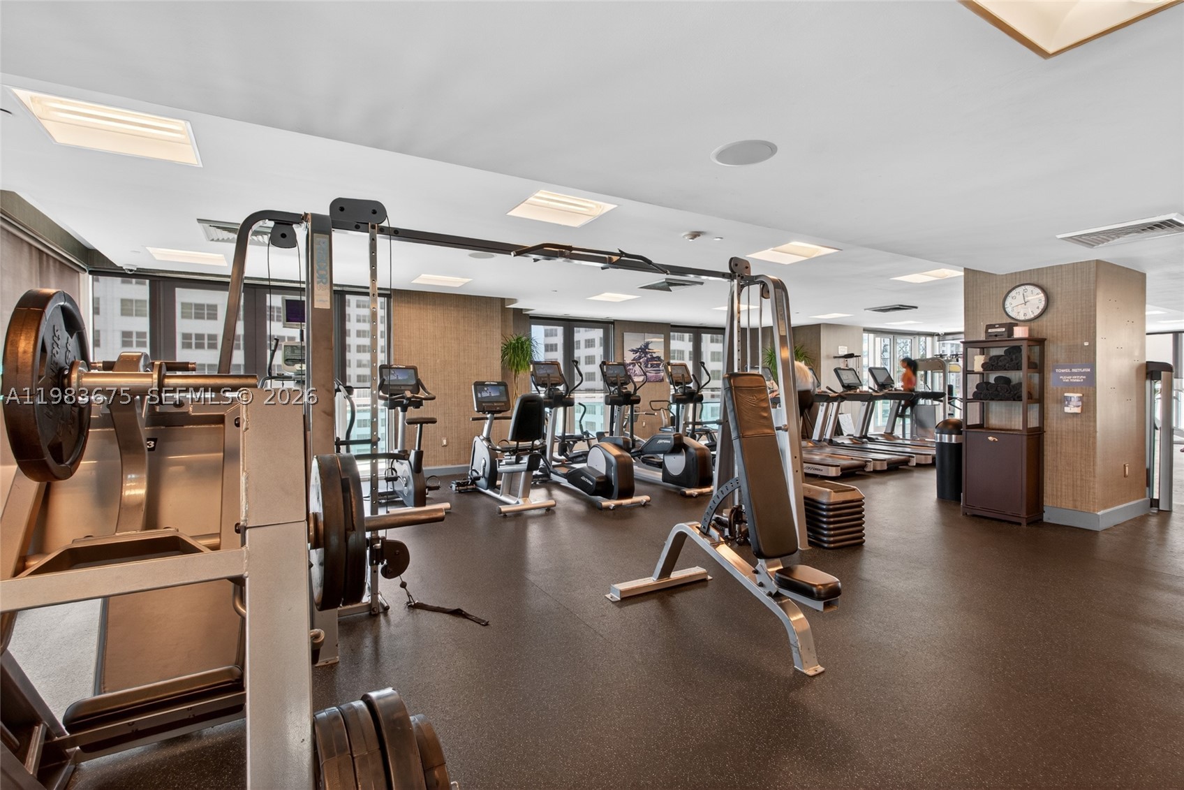 950 Brickell Bay Dr #4100, Miami FL 33131