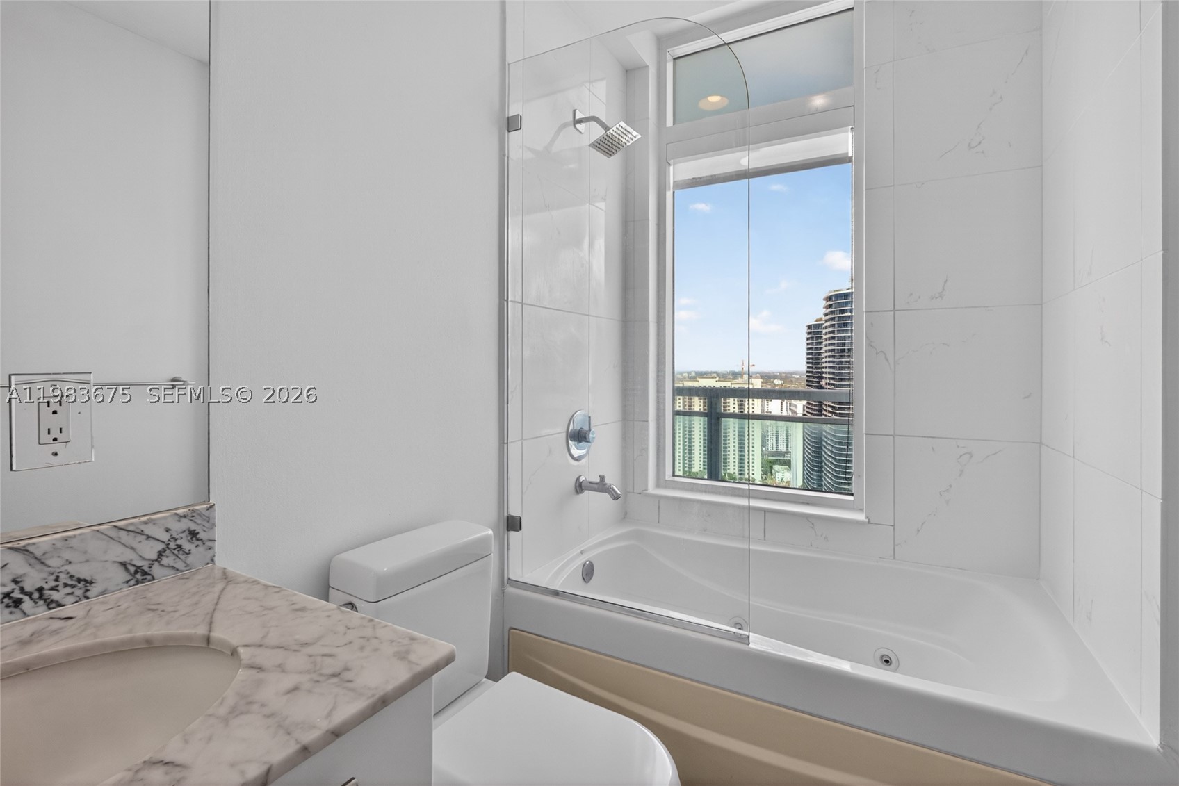 950 Brickell Bay Dr #4100, Miami FL 33131
