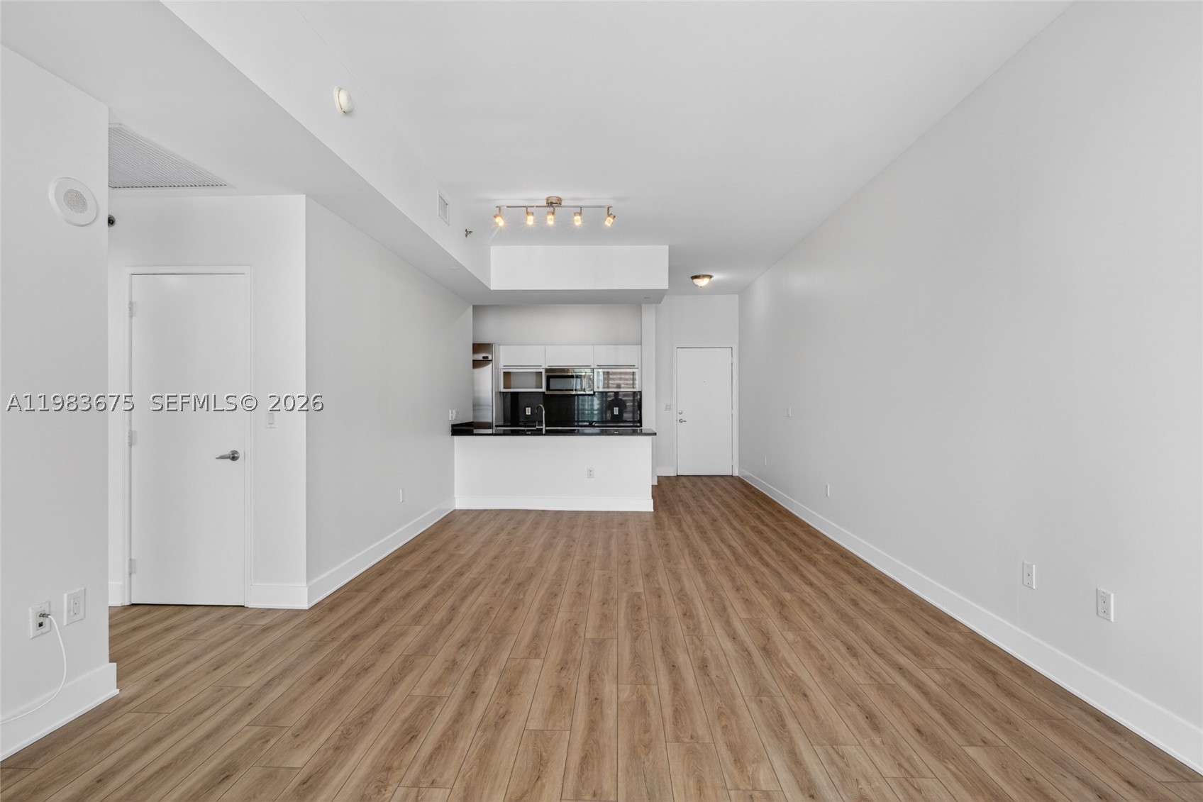 950 Brickell Bay Dr #4100, Miami FL 33131
