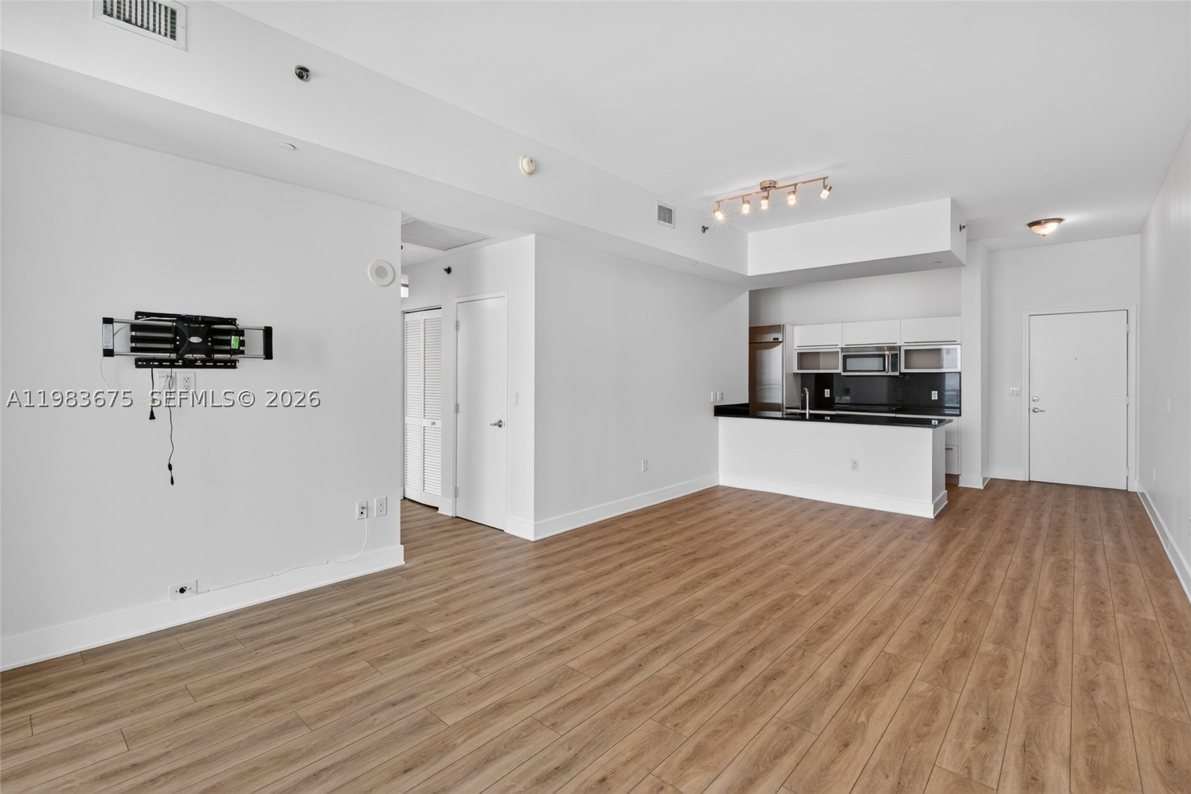 950 Brickell Bay Dr #4100, Miami FL 33131