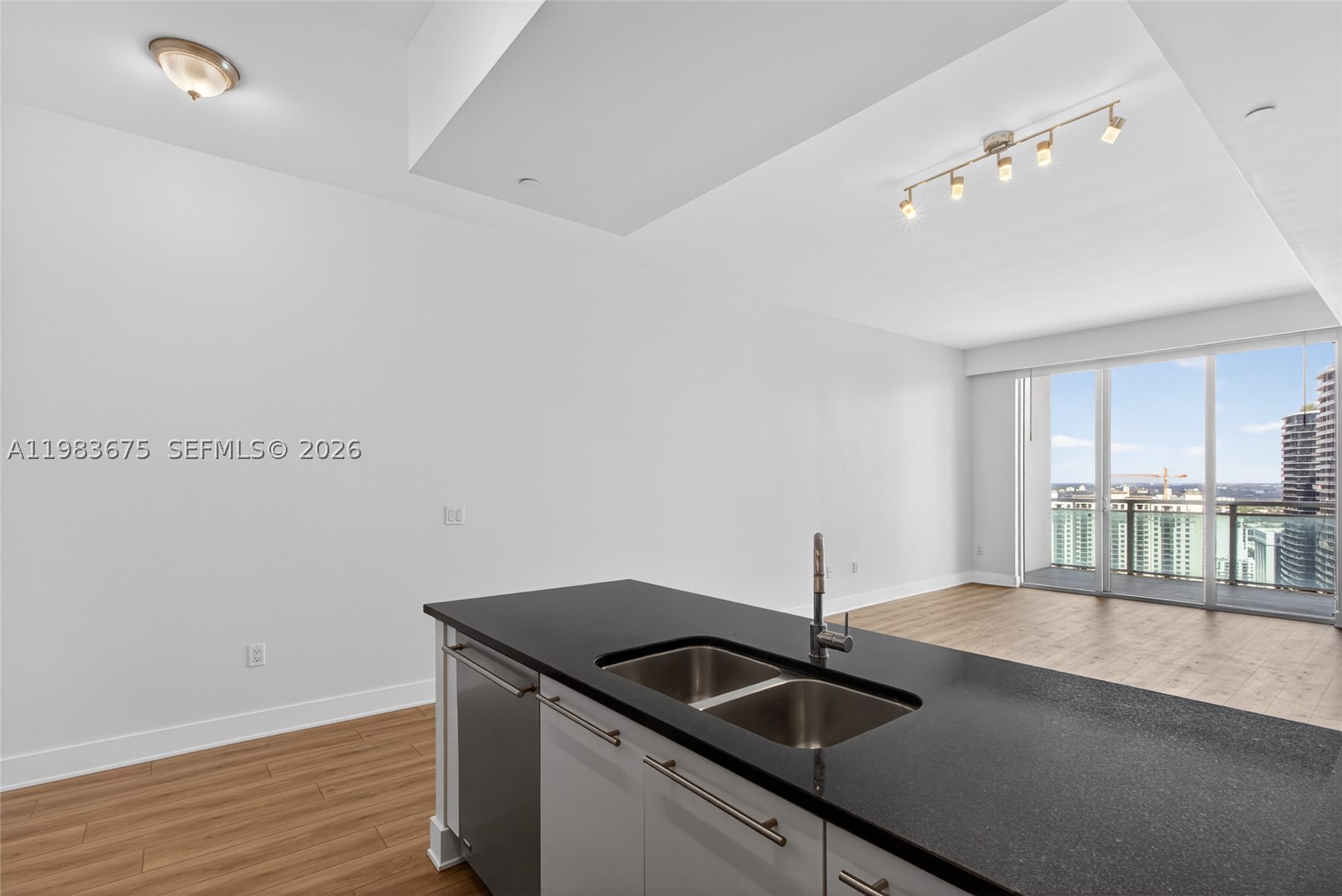 950 Brickell Bay Dr #4100, Miami FL 33131
