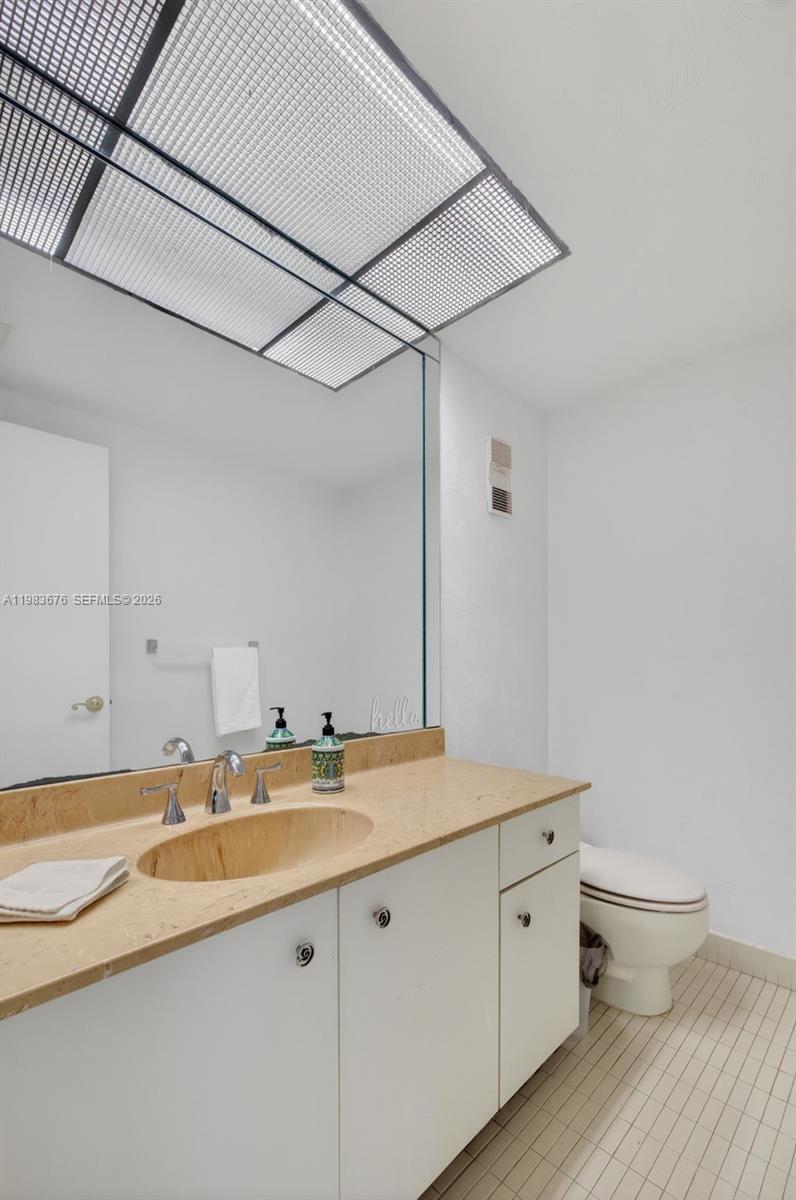 20281 E Country Club Dr #608, Aventura FL 33180