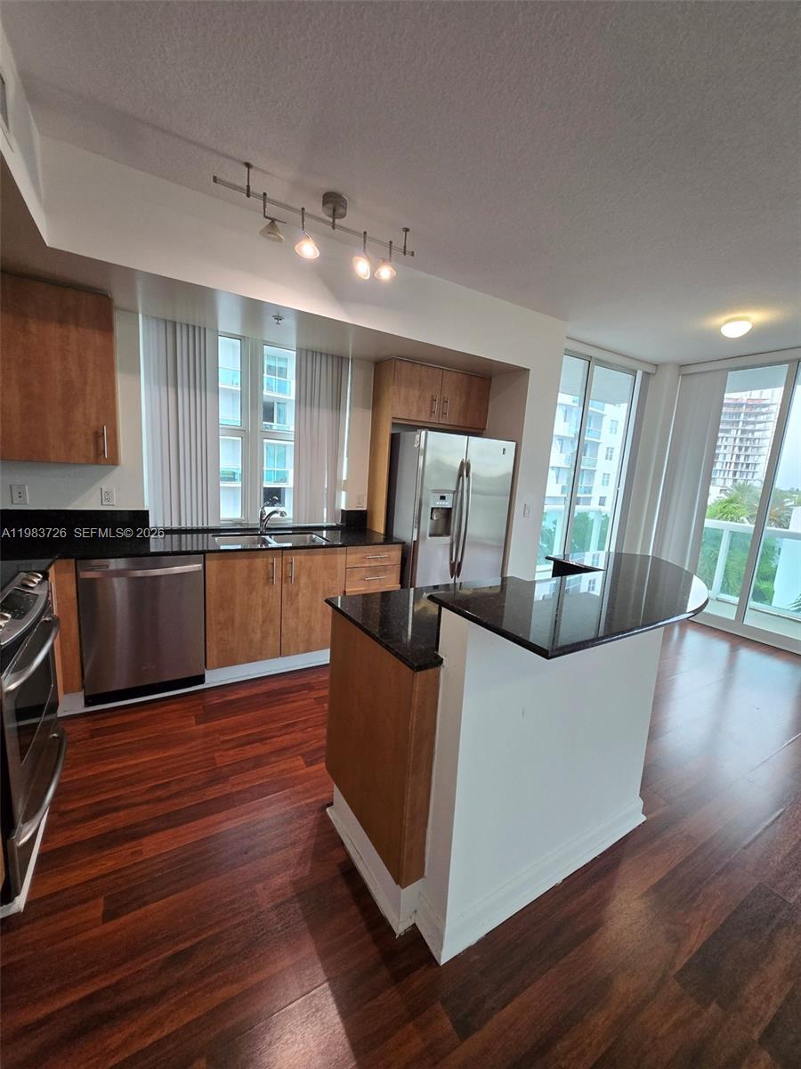 7910 Harbor Island Dr #510, North Bay Village FL 33141