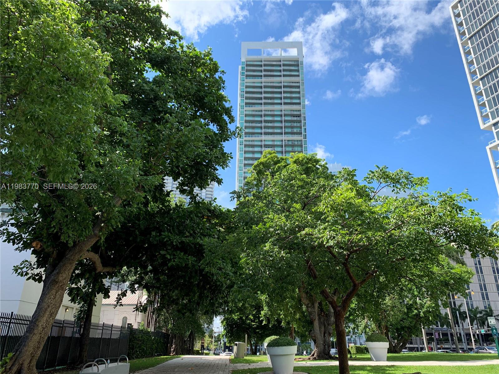 55 SE 6th St #2003, Miami FL 33131